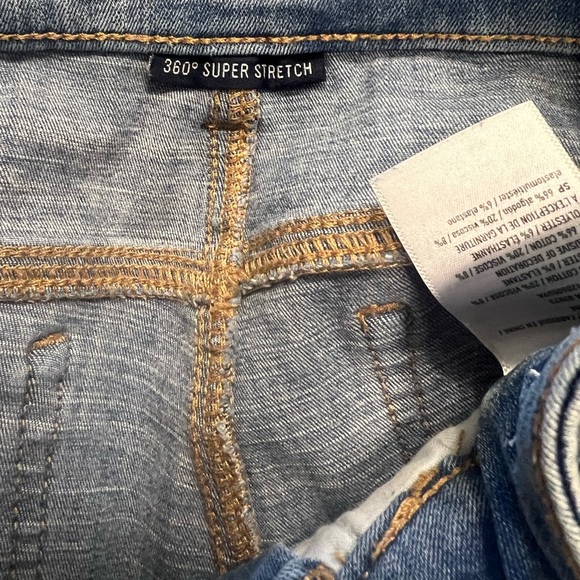 American Eagle 360 Super Stretch Short Shorts - Size 00 - Picture 4 of 5